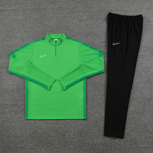 NB05 Green MEN 1/4 Zipper TrackSuit