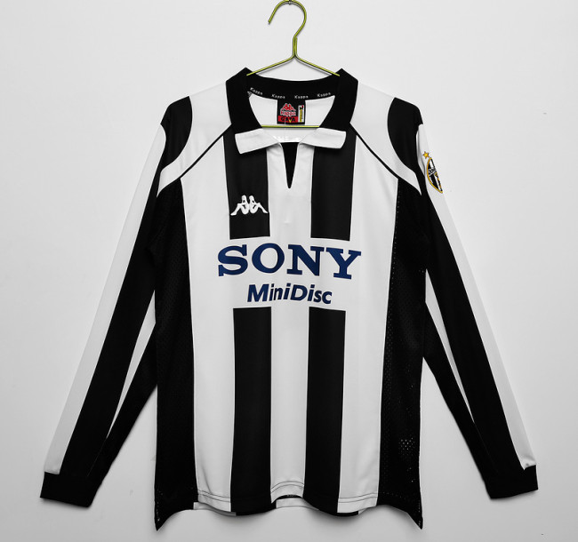 1997∕98 Juventus Home Retro LongSleeve Jersey