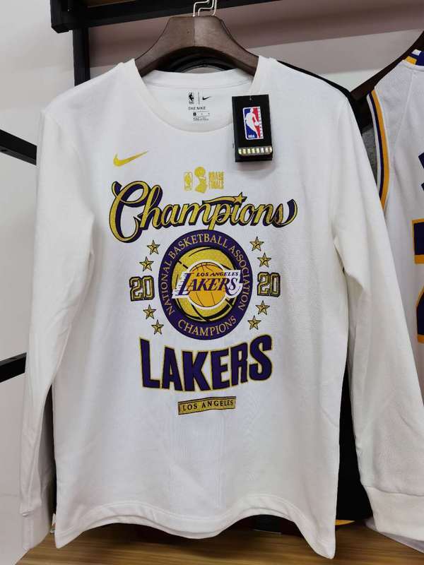 NBA Men's Champion T-Shirt - 10