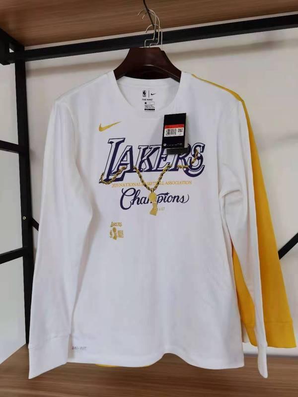 NBA Men's Champion T-Shirt - 2