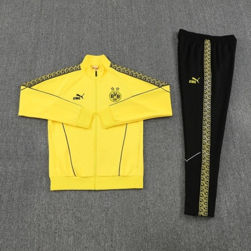 25 Dortmund 02 Yellow Jacket Suit