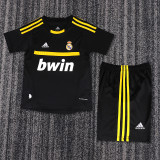 1112 Real Madrid   Kids Retro Suit
