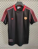 25-26 Man Utd Black Casual Special Edition Fans Soccer Jersey*袖子带白边