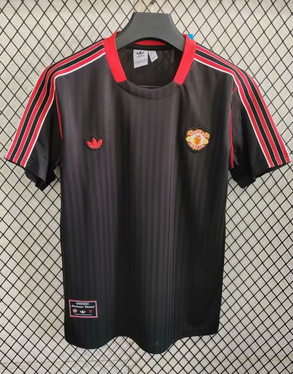 25-26 Man Utd Black Casual Special Edition Fans Soccer Jersey*袖子带白边