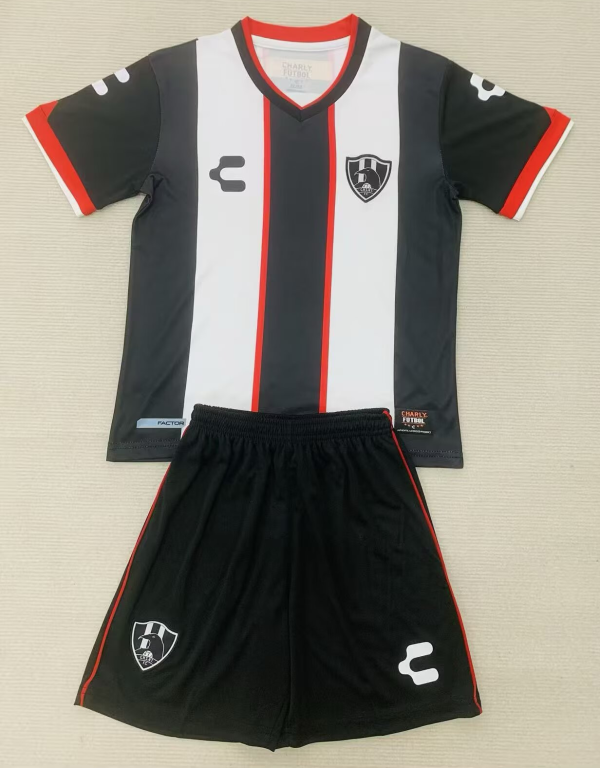 26-27 Club de Cuervos Home Adult Suit