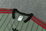 26-27  Bayern Short shirts and Long trousers Suit (圆领)