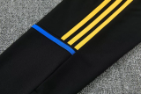 26-27 Man Utd  Short shirts and Long trousers Suit (圆领)
