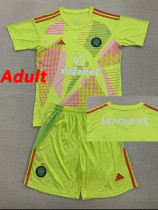 24/25  Celtic Light Green Goalkeeper Suit Fans  Soccer Jersey（成人）