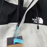 24/25 F701 TNF Black & White Single Layer Hooded Windbreaker (连帽）