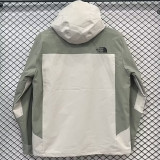 24/25 F701 TNF Green & White Single Layer Hooded Windbreaker (连帽）