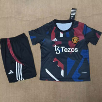 24/25 Man Utd Black Kids Training suit