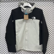 24/25 F701 TNF Black & White Single Layer Hooded Windbreaker (连帽）