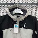 24/25 F702 Jordan Black & White Single Layer Windbreaker (连帽冲锋衣）