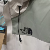 24/25 F701 TNF Green & White Single Layer Hooded Windbreaker (连帽）