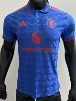 25/26 Man Utd Pattern Special Edition Blue Player Version Soccer Jersey(橙色胸花）