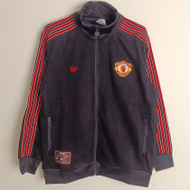 25/26  Man Utd  Retro Black Jacket