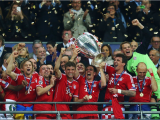 2013 Bayern Home Retro Soccer Jersey (胸前决赛字)