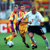 2000 Romania Home Retro Soccer Jersey(左右带章)