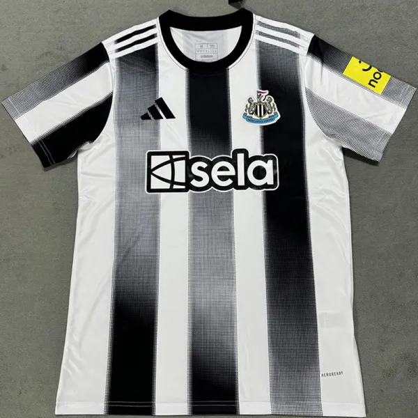 25/26 Newcastle Home Fans  Soccer Jersey