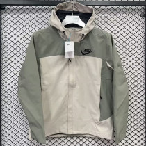 24/25 F700 NK White &Green Single Layer Windbreaker(连帽冲锋衣）