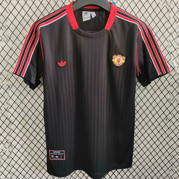 25/26 Man Utd leisure Black Retro T-shirt