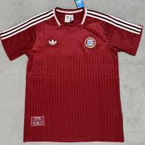 25 /26 Bayern  Red Retro  T-shirt