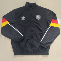 24/25 Germany  Black Windbreaker(手臂白三l边）