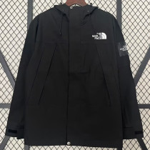24/25 New TNF Black  Windbreaker(侧衣兜）