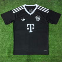 24/25 Bayern Black Pre match Training Short