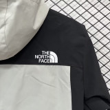 24/25 F701 TNF Black & White Single Layer Hooded Windbreaker (连帽）