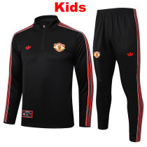 24/25 Man Utd Black Retro Edition Kids Half Pull Tracksuit #B2506 (半拉链)