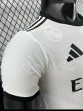 25/26 RMA  Team Logo Special Edition White Player Version Soccer Jersey(圆领）