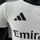 25/26 RMA  Team Logo Special Edition White Player Version Soccer Jersey(圆领）