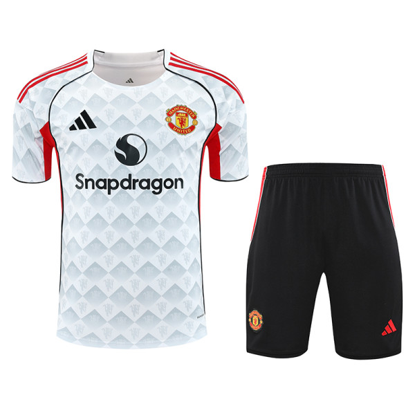 25/26 Man Utd White Team Logo Training Shorts Suit
