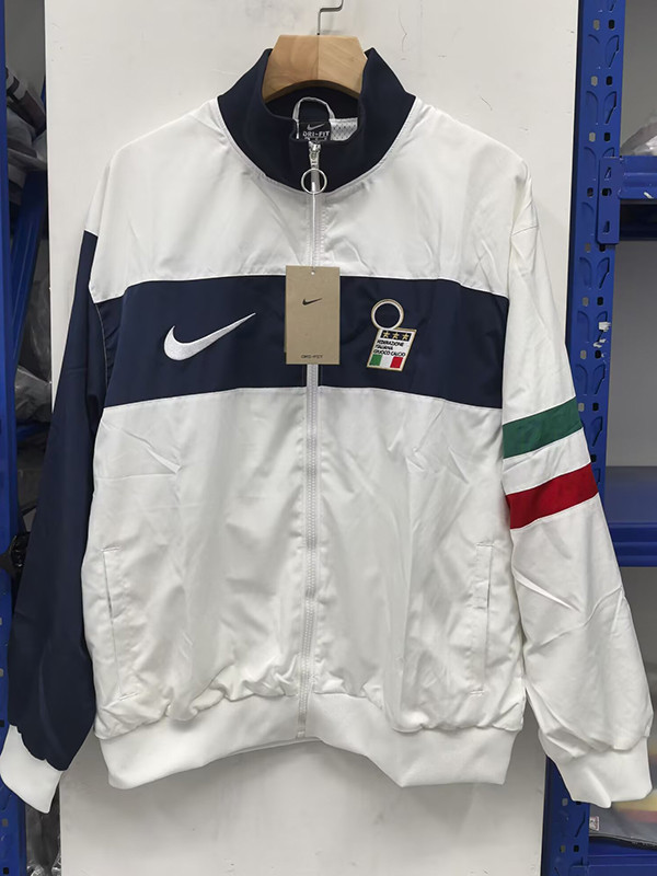 25/26 Italy White Embroidery Retro windbreaker