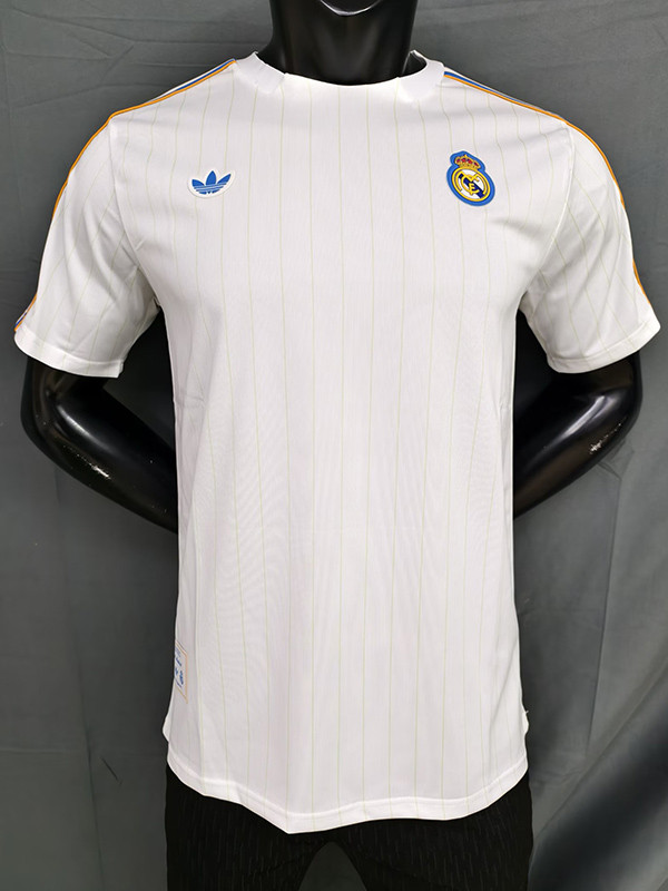 25/26 RMA Retro Editio White Player Version Soccer Jersey(肩蓝边)