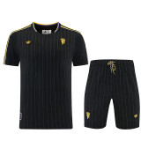 26/27 Man Utd Black Training Shorts Suit