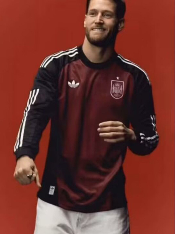 26/27 Spain Goalkeeper maroon Long Sleeve Fans Soccer Jersey