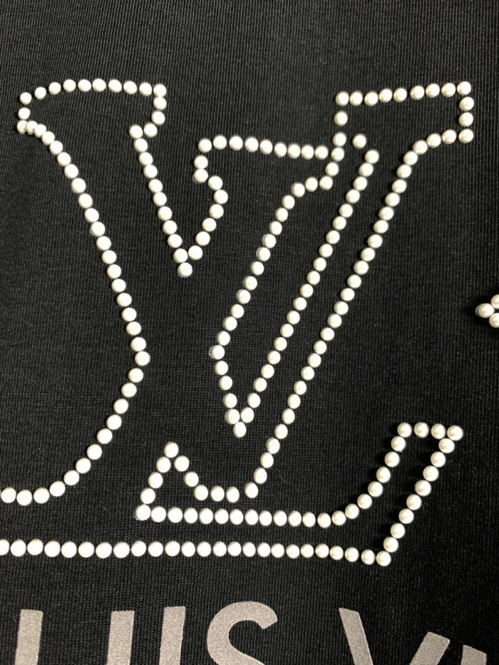 Louis Vuitton Reflective Letter Hot Diamond Print T-Shirts TX03