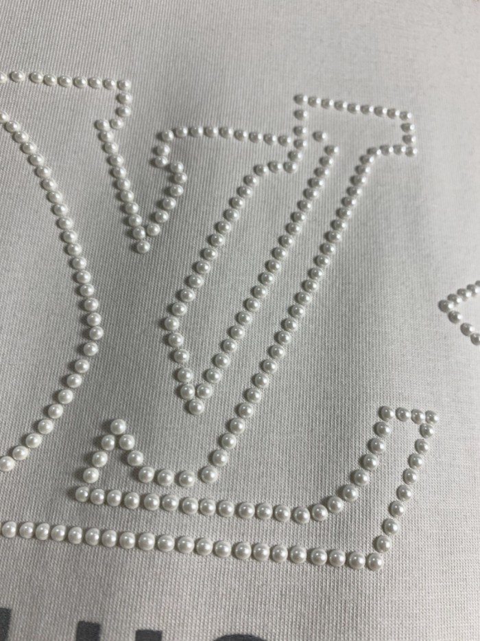 Louis Vuitton Reflective Letter Hot Diamond Print T-Shirts TX03