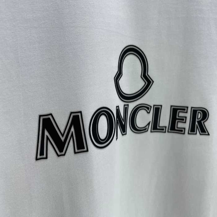 Moncler Logo Cotton Short-sleeved T-shirt
