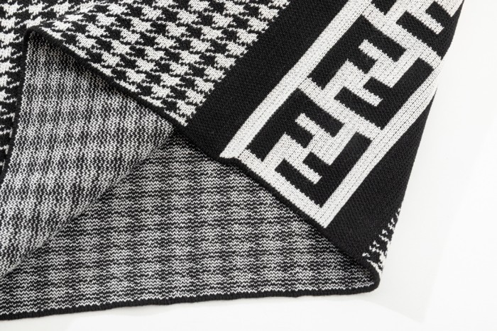 Fendi Dark Pattern Black and White Knitted Shorts