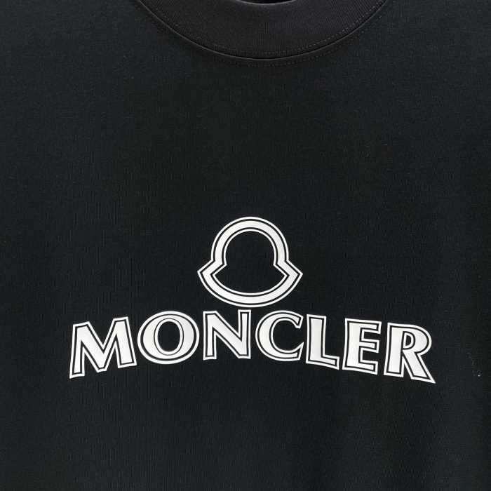 Moncler Logo Cotton Short-sleeved T-shirt