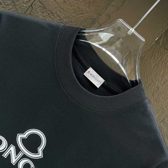 Moncler Logo Cotton Short-sleeved T-shirt