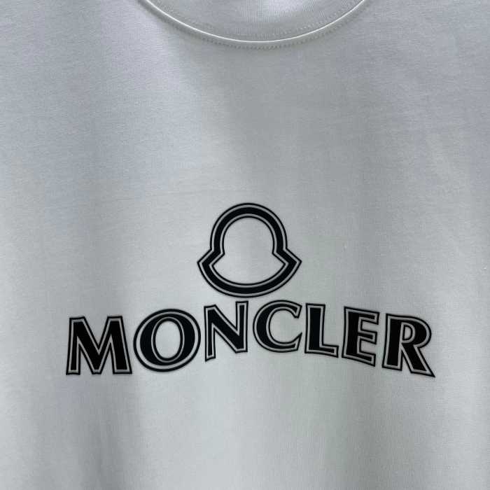 Moncler Logo Cotton Short-sleeved T-shirt