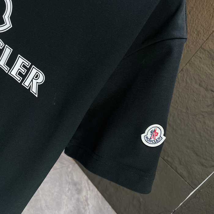 Moncler Logo Cotton Short-sleeved T-shirt