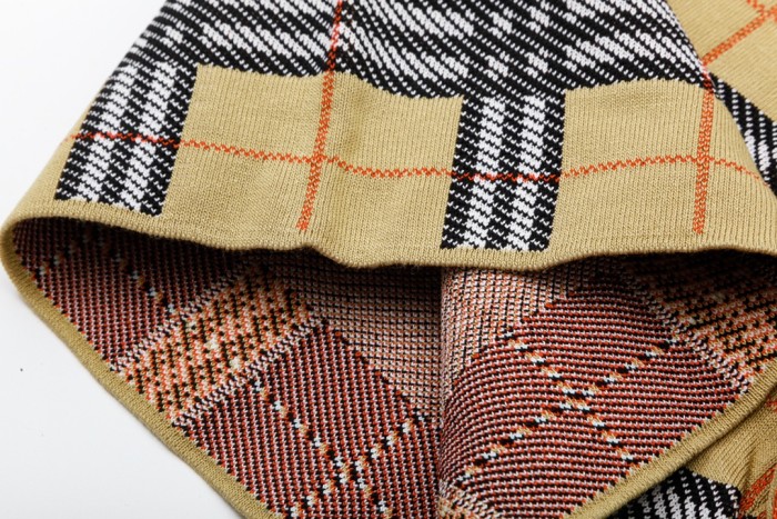 Burberry Logo Classic Plaid Knitted Shorts