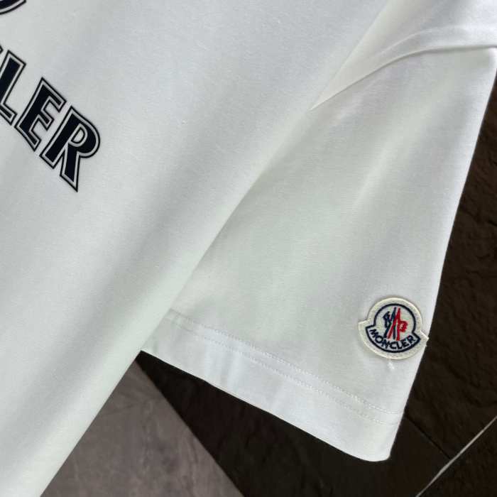 Moncler Logo Cotton Short-sleeved T-shirt