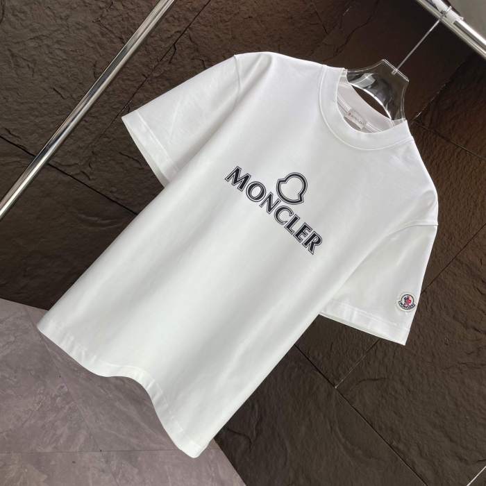 Moncler Logo Cotton Short-sleeved T-shirt