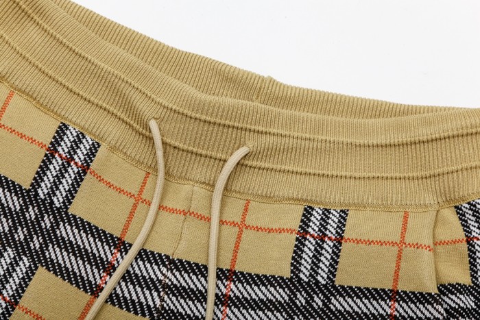 Burberry Logo Classic Plaid Knitted Shorts